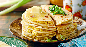 Кыстыбый с пшенной начинкой