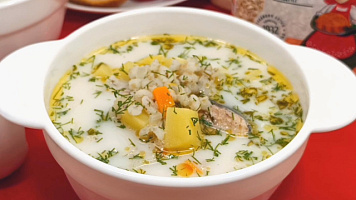 Сливочный суп с перловкой и горбушей